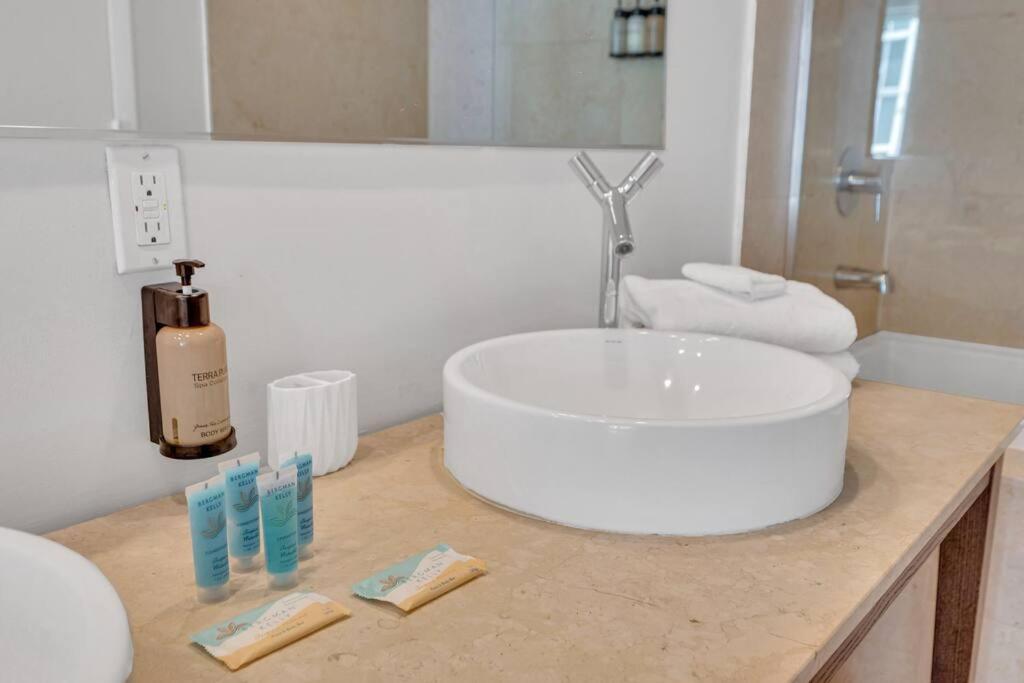 Icon Luxury 34Th Floor Amazing Oceanview, Brickell Apartment Маями Екстериор снимка